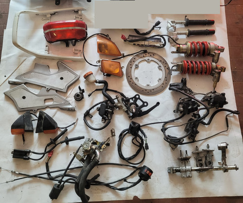 Stock pièces honda - pièces, f