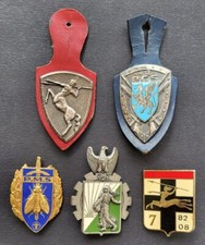 Superbe LOT DE 5 INSIGNES MILITAIRES divers ARTHUS BERTRAND DRAGO DELSART