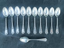 Série de 11 Cuillères  à