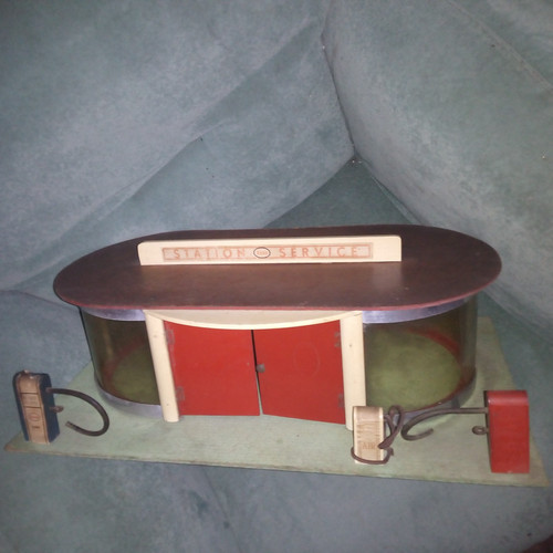Ancien garage station - , essence