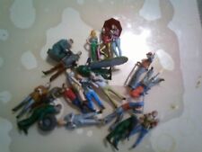 2 figurines 1/43 aux choix