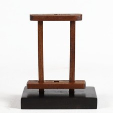 1:6 Weapon support rack -