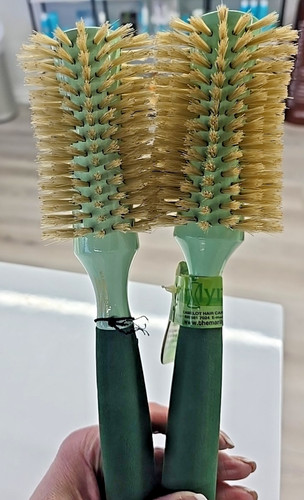 Marilyn brushes double s - double,