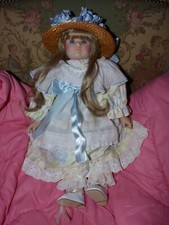 VDS COLLECTOR POUPEE "MUNDIA