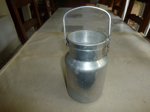 Ancien pot lait aluminium - a,