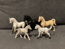 Lot De 5 figurines Schleich cheval poulain