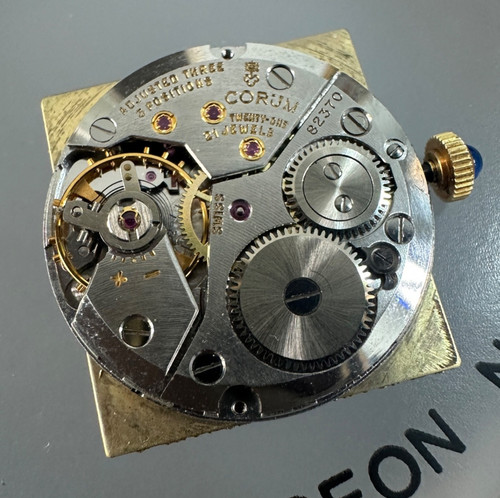 Mouvement montre corum - mouvement,