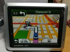 Garmin NUVI 1200 ultrathin GPS bundle-Navteq Maps-power-mounting hardware-box