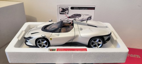 Bburago ferrari daytona sp3 - daytona,