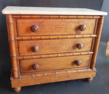 Commode Pièce d'apprenti meuble de maîtrise Antique French Chest of Drawers