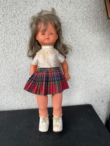 Grande poupée vintage années