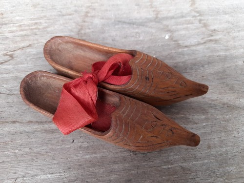 Paire chaussures bois art - paire,