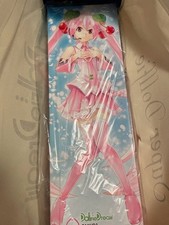 Poupée de collection neuve