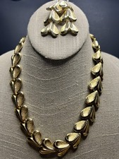 Vtg Les Bernard Vo Vogue Signed Heart Link Necklace & Clip Earrings Set