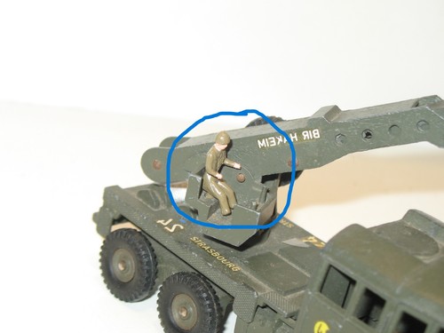 R05 dinky toys soldat - dinky,
