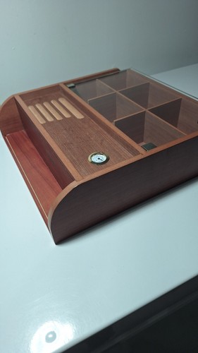 Petite vitrine présentoir - petite,