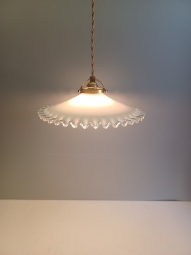 Ancienne suspension opaline - , et