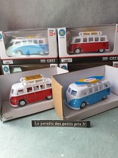 Combi 8,5 cm , métal et plastique .rétro friction, van des années 70 . Combi VW