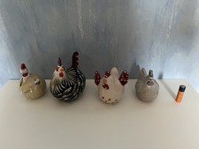 4 Poules décoratives