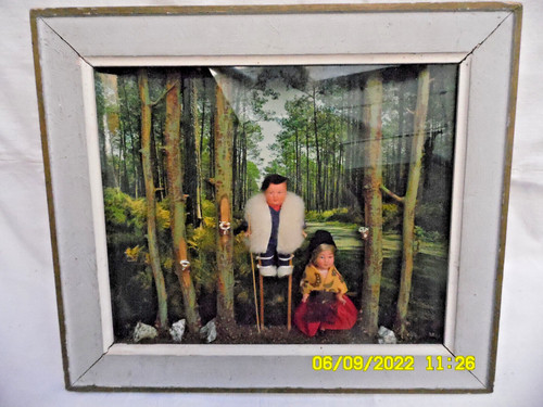 Cadre vitrine poupee - cadre,