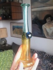 Vase en verre soufflé signé