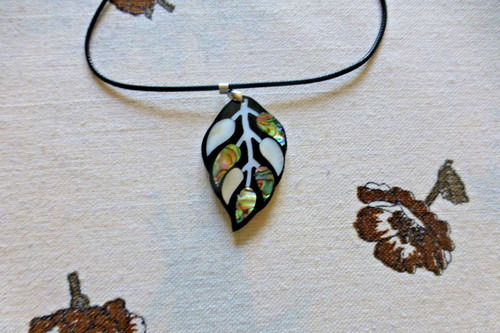 Superbe pendentif nacre - en,