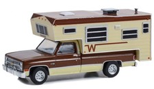 CHEVROLET Silverado + Winnebago Camper - 1982 - chestnut- Greenlight 1:64