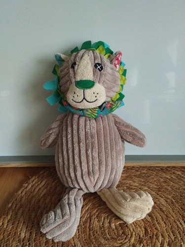 Doudou lion beige bleu vert