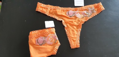 Lot strings charlott - de,