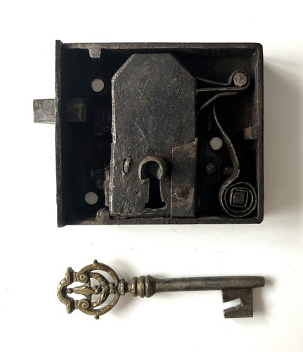 Ancienne serrure porte - ancienne,