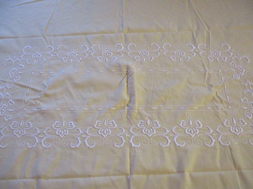 Nappe 347 jaune brodée en - nappe,
