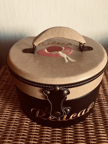 Boîte chapeaux poupée - à,