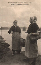Old postcard 29 - Concarneau (Finistère) - 1016. Fryers - Les Coiffes Bretonnes