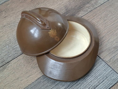 Une boite casque - , adrian