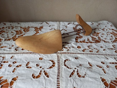Embauchoir ancien - ,