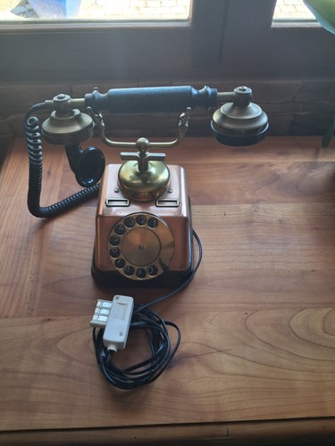 Véritable ancien téléphone