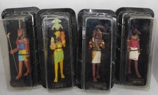 Lot 4 figurines  HACHETTE Les
