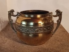 Joli et ancien cache - pot en