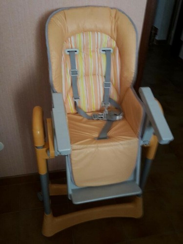 Chaise haute bébé - chaise,