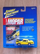 Johnny Lightning MOPAR '71 1971 Dodge Demon White Lightning Chase 1/64 