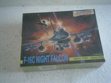 MAQUETTE AVION USAF LOCKHEED MARTIN F-16C NIGHT FALCON DRAGON  1/144