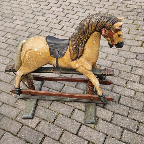 Vieux cheval bois à - bois,