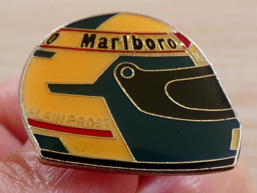 Beau pin casque - pin's,