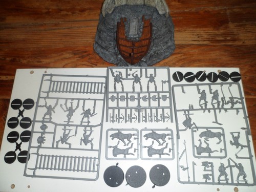 Figurines wharammer le - 25,