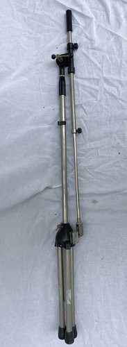 Akg pied micro - de,