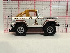 White Camp Arrow Flint Ford Bronco 4x4 1972 1/57 2006 Matchbox Diecast Car