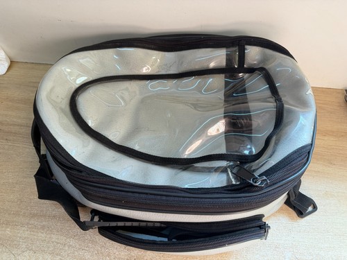 Une sacoche bagster grise - bagster, avec