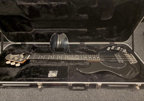 Musicman stingray modèle - stingray,