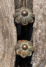 Deux Anciennes Poignées "