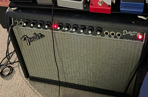 Fender deluxe guitar - 90,